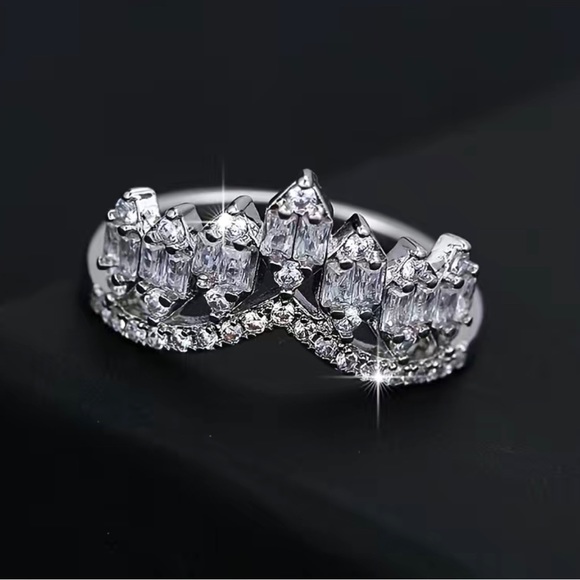 Cubic Zirconia Crown Ring - Picture 3 of 8